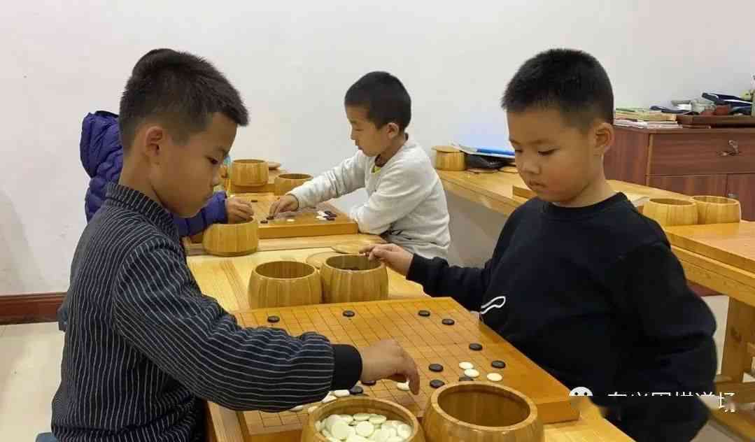 我们的孩子迈向围棋世界，考级之路携手朋友共成长——馨文案记录每一刻