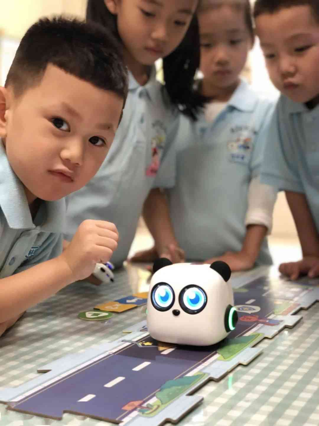 幼儿科学探索之旅：精选幼儿园科技活动智慧标语，引领孩子们未来梦想