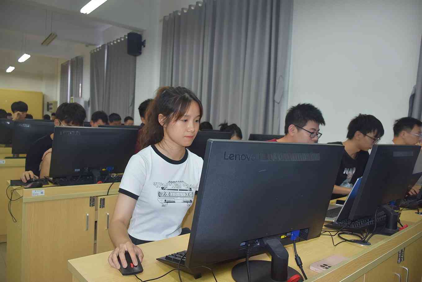 人工智能课程学总结：智能设计报告与文库汇编