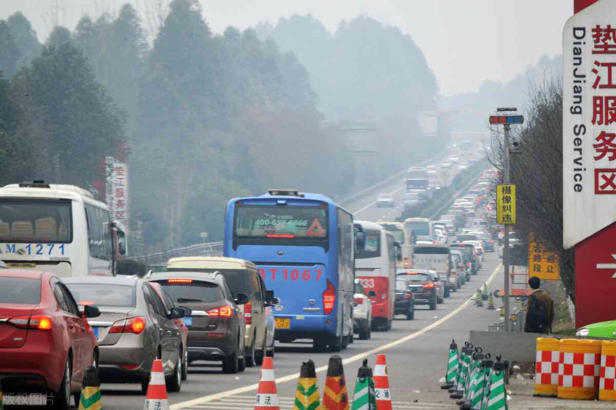 下班时间车祸不认定工伤怎么办：下班途中遭遇车祸是否算工伤及应对措