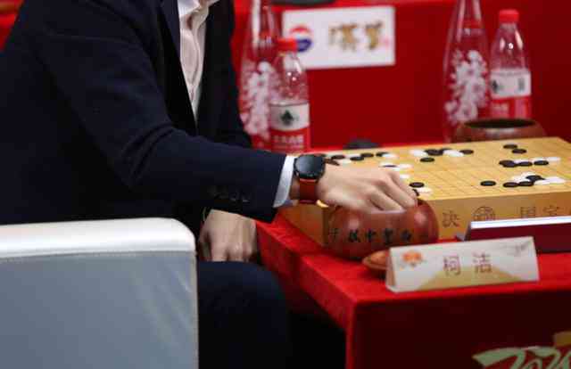 围棋赛事全面解析：专业解说与赛事回顾，满足您对围棋大赛的全方位了解