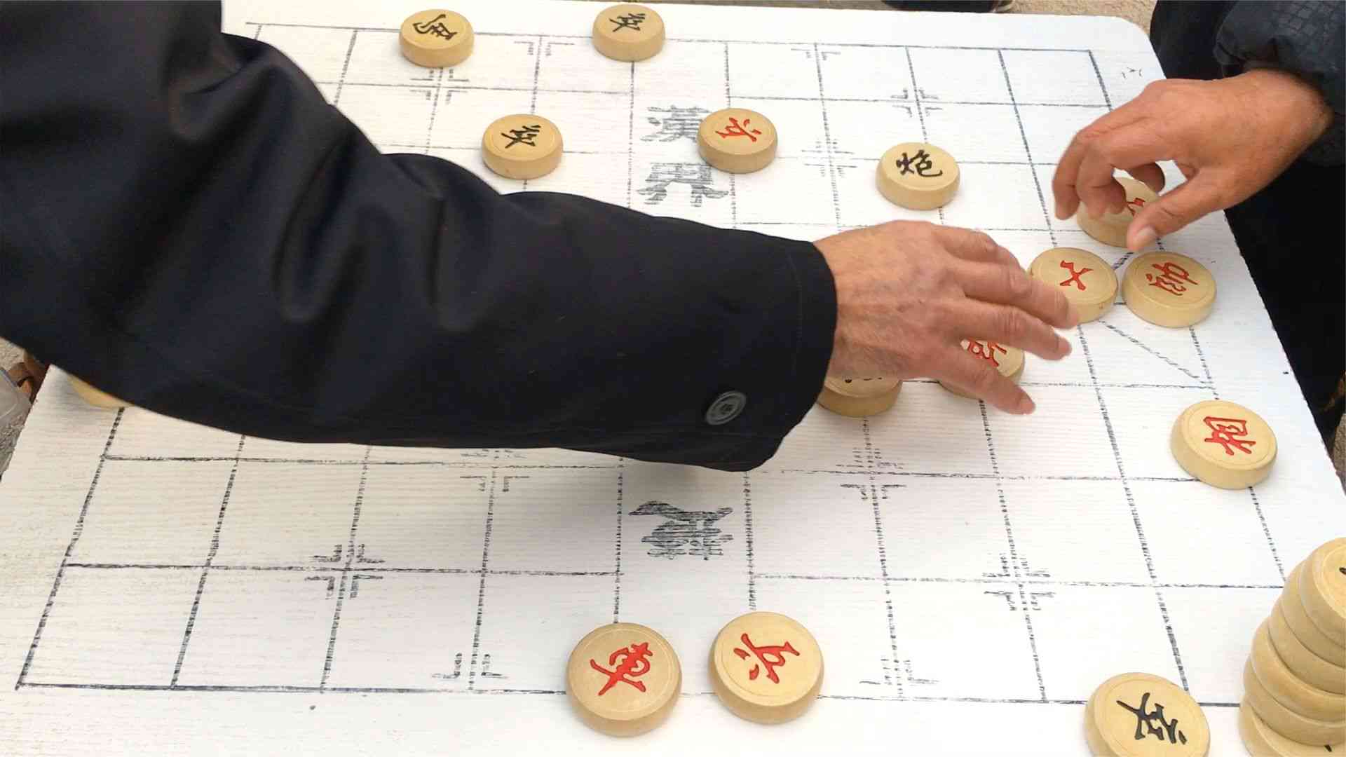 和老头下象棋：手机软件对决，每盘连胜分享说说