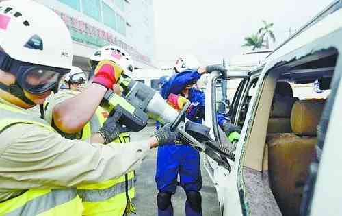 晨车祸紧急处理指南：事故报警、救援与后续处理全攻略