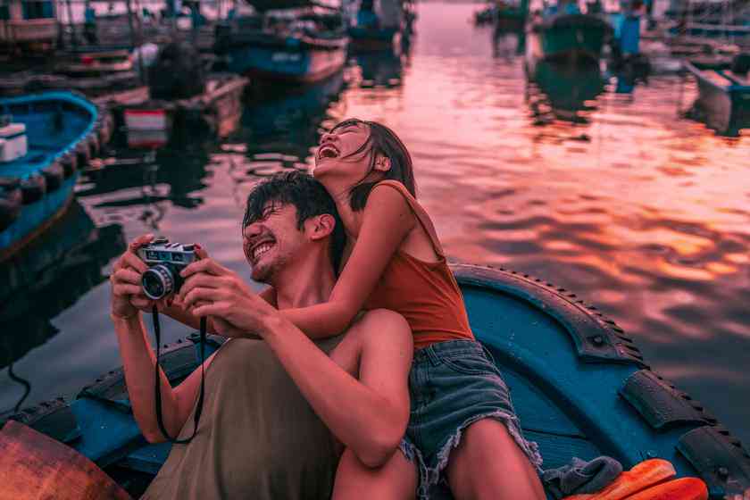 夫妻互动摄影创意文案：涵浪漫、生活、旅行多场景全面指南