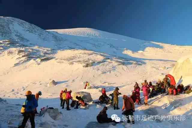 雪山文案：高级短句、治愈系精选、朋友圈必备，哈巴雪山灵感集锦