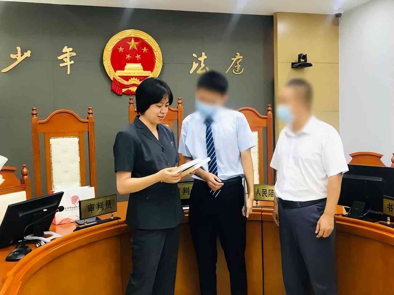 工伤认定与赔偿指南：工作中打架受伤或致人伤害的处理流程及法律责任解析