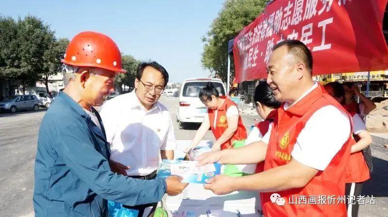 工地受伤认定工伤法律依据：参照法律规定如何操作及具体依据汇总