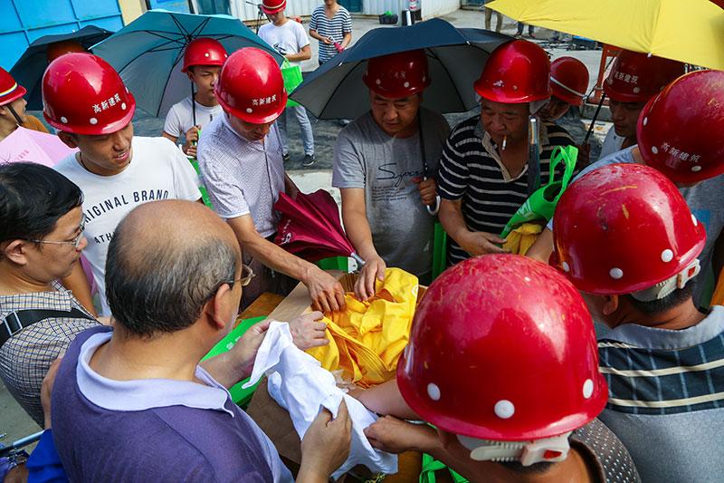 工地受伤认定工伤法律依据：参照法律规定如何操作及具体依据汇总