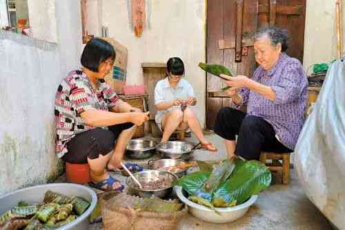 探索姥姥的厨房：传统美食与馨回忆的融合之旅