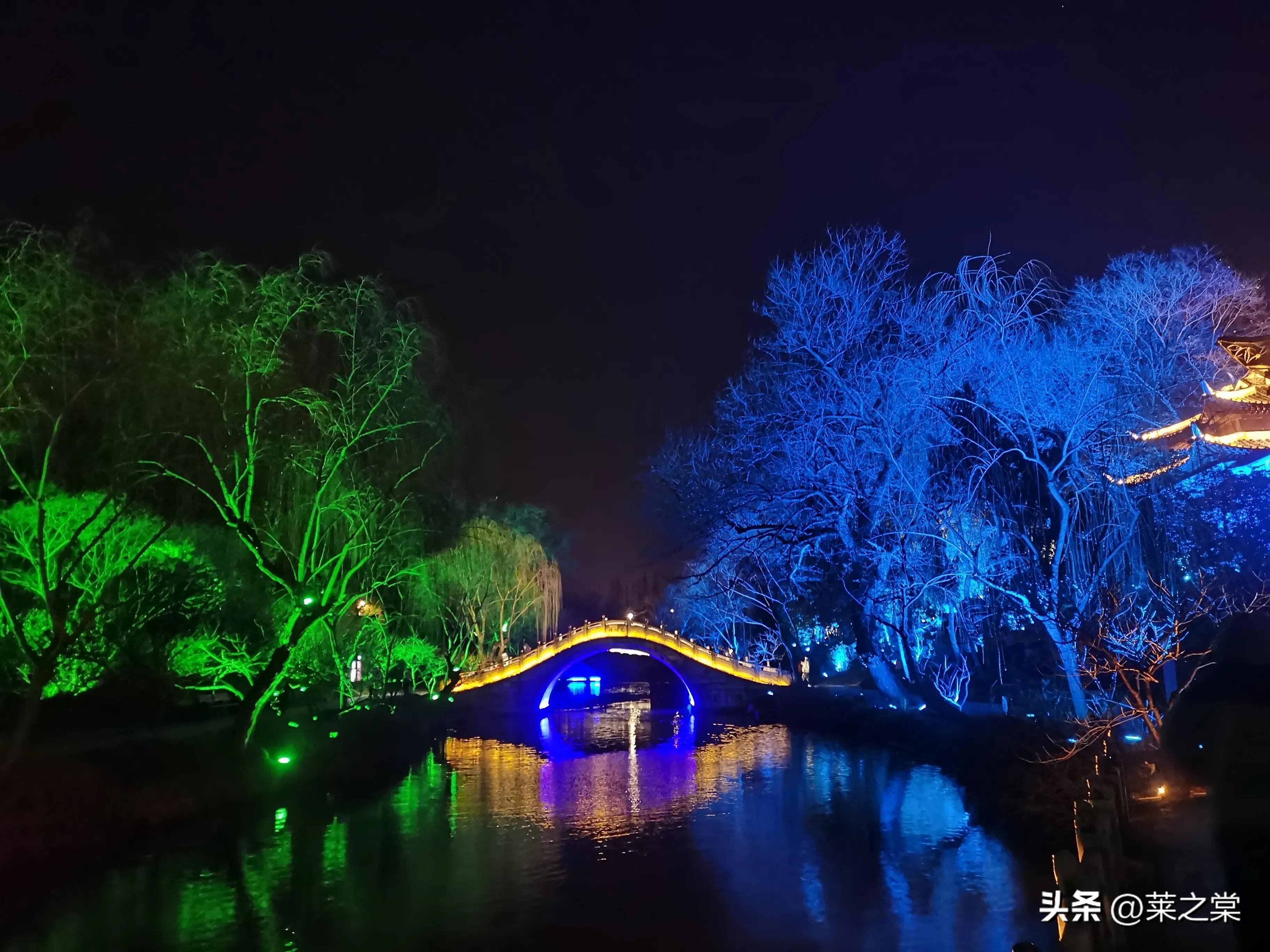 沉浸式AR全景体验：探索虚拟世界的全新视角