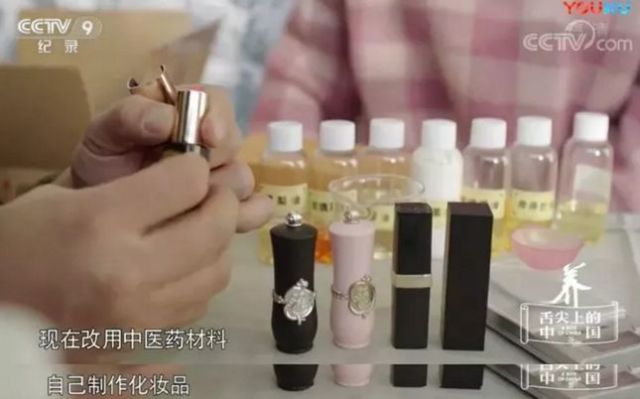 口红DIY必备：详解自制口红工具清单与使用方法