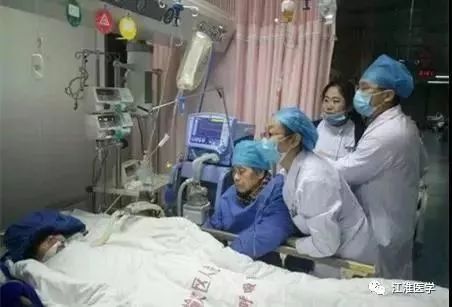 脑溢血工作时间死亡当工伤吗：工作中突发脑溢血死亡如何赔偿及标准